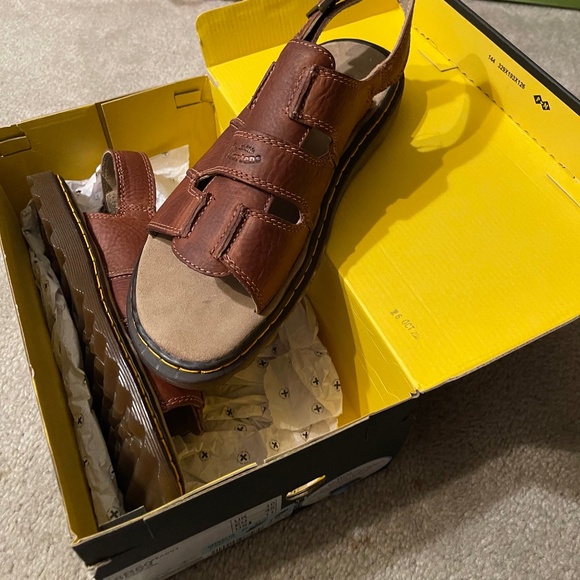 MEN's Dr Martens Leather Sandals NWB - Picture 2 of 7